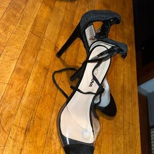 Woman shoes heels size 8.5 new